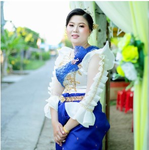 Chị Linh Trần